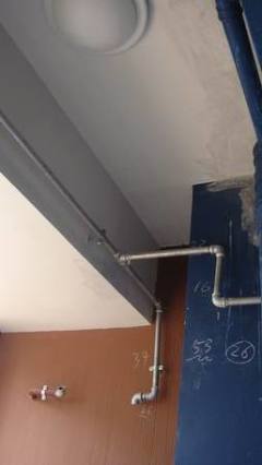 厨房墙角渗水