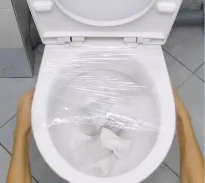 马桶被纸巾堵住了怎么办