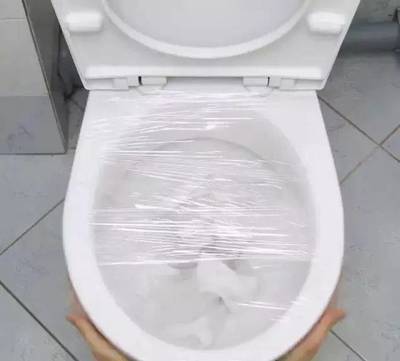 马桶被纸巾堵住了怎么办