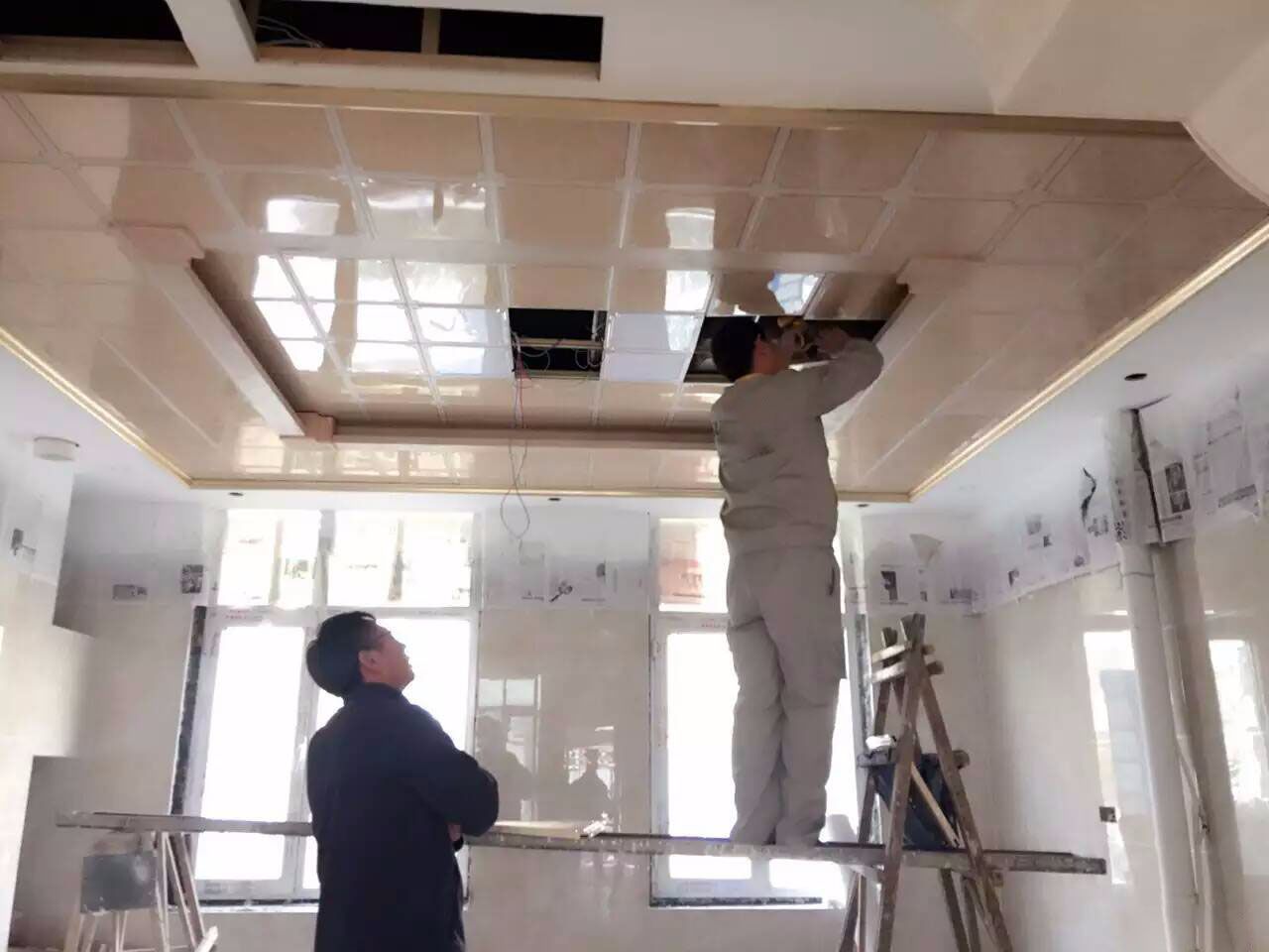 吊顶高度