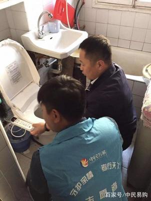 马桶上门维修