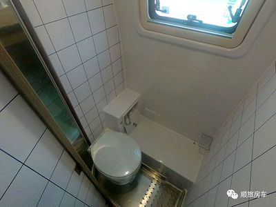 马桶和淋浴在一起好吗
