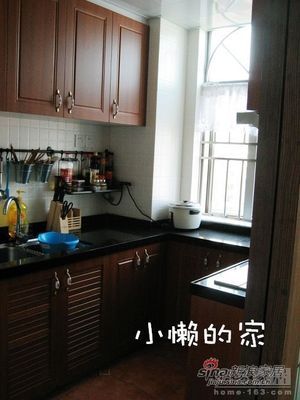 暗厨房的窗户