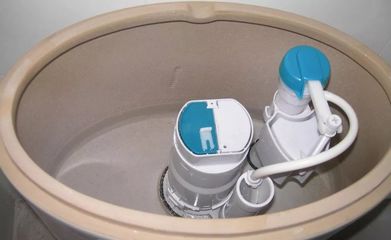 马桶怎么调节冲水量
