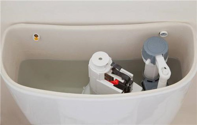 马桶怎么调节冲水量