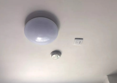 厨房灯一闪一闪风水