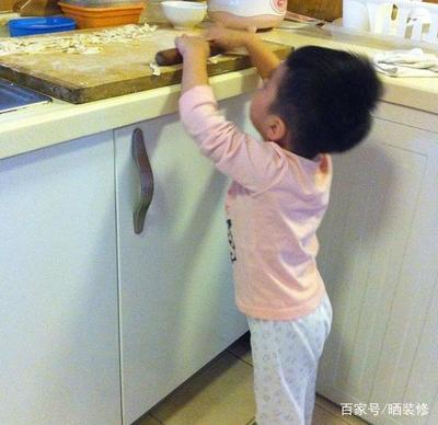 深棕色橱柜配什么颜色台面
