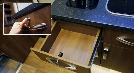 整体橱柜抽屉怎么卸