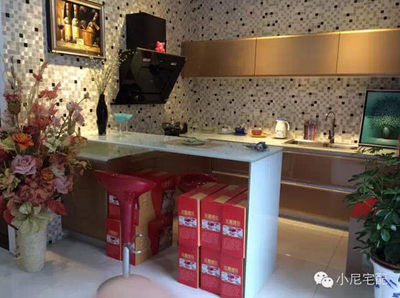 深棕色橱柜配什么颜色台面