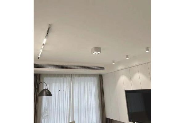 吊顶没留灯好看吗