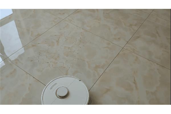 地板砖拖地有水雾